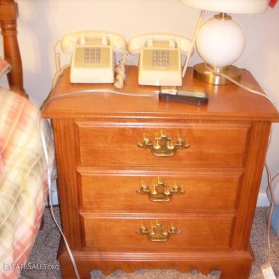 TELL CITY NIGHT STAND