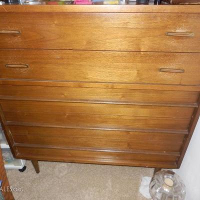 BASSETT MID-CENTURY MODERN CHEST