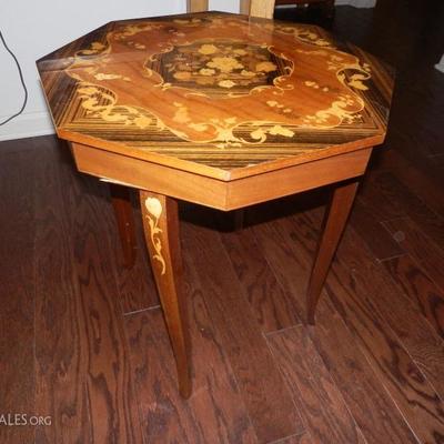 MUSIC BOX TABLE W/INLAID WOOD