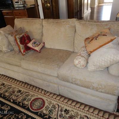 QUEEN SLEEP SOFA