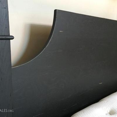 Detail of Broyhill queen headbaord