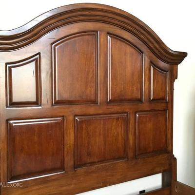 Alexander Julian queen bedroom suite (6 pieces)