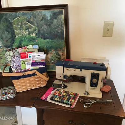 Sewing machine with cabinet 