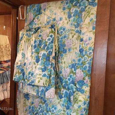 Twin bedspread and drapes