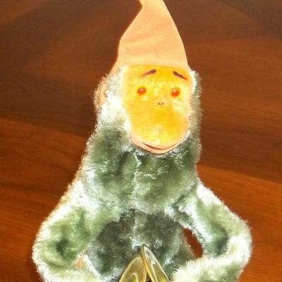 Antique wind up monkey. Hilarious!