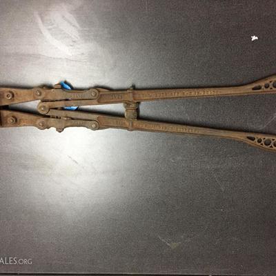 Bolt cutter