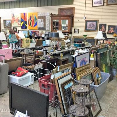 Estate sale photo