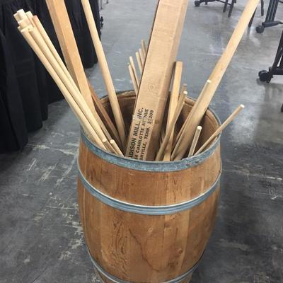 Barrel with dowel rods