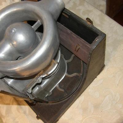 Rare Salesman Sample of a Furnace/Boiler with Carrying Case from around 1900.