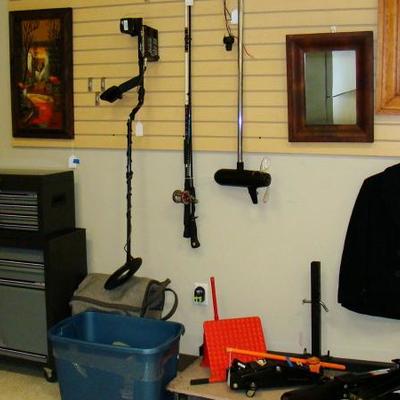 METAL DETECTOR AND TROLLING MOTOR