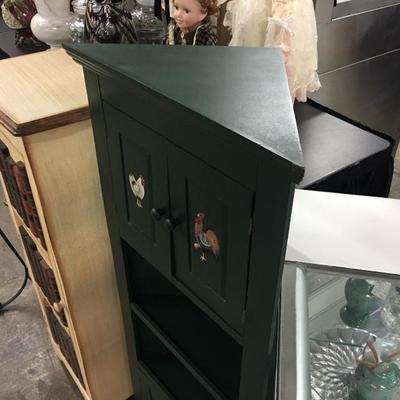 Corner cabinet