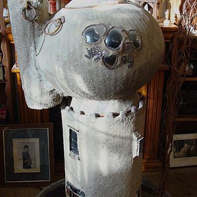 Weird handcrafted "Hobbit Hotel"