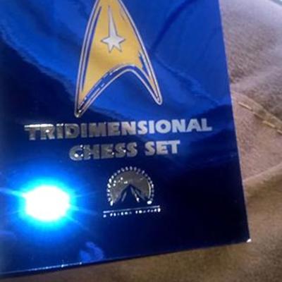 STAR TREK VINTAGE FRANKLIN MINT 3D TRI DIMENSIONAL CHESS SET NEW IN BOX! These are selling online for $200-$300!