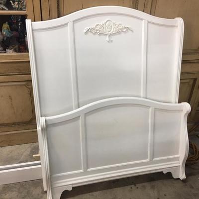 Twin bed with slats and rails