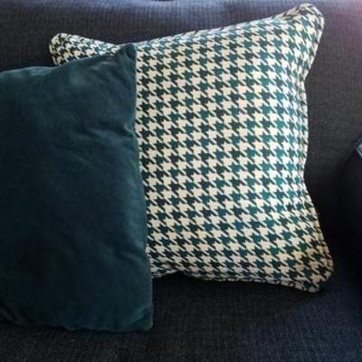 Hounds Tooth Pattern & Sapphire 
Blue Velvet Pillows