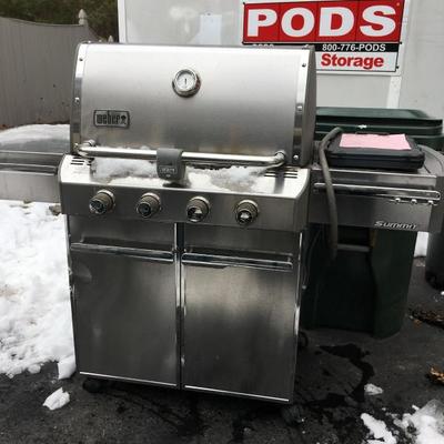 Weber Summit gas grill set up for natural gas