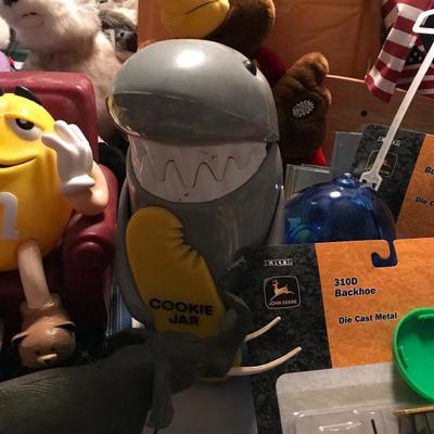 Working Jaws Cookie Jar