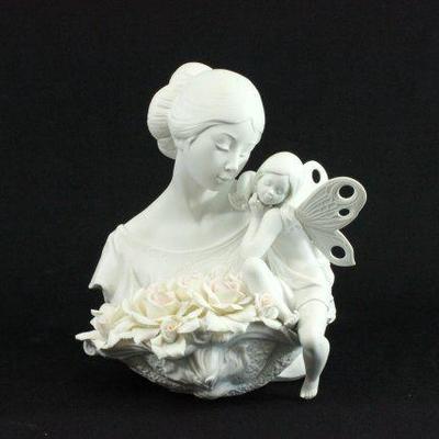 Lot 36: Lladro Beauty in Bloom #1016854 