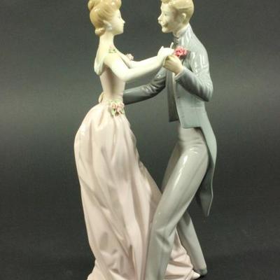 Lot 72: Lladro Figurine "Dancing Couple" 