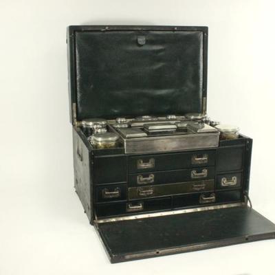 Lot 255: French 19th Century Traveling Vanity Set 