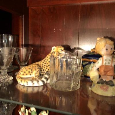  Family Heritage Estate Sales, LLC. New Jersey Estate Sales/ Pennsylvania Estate Sales.  Holiday Ceramics. 