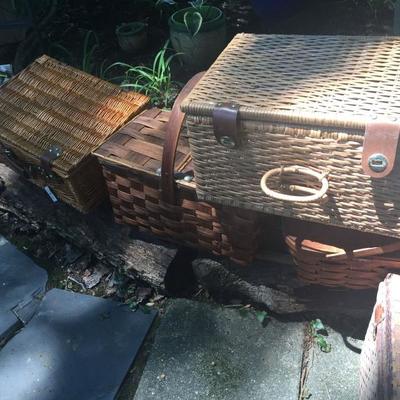 Huge Selection of Vintage Baskets.