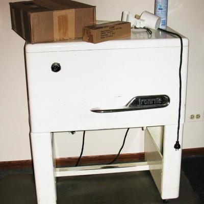 working mangle for your ironing needs    BUY IT NOW  $ 25.00