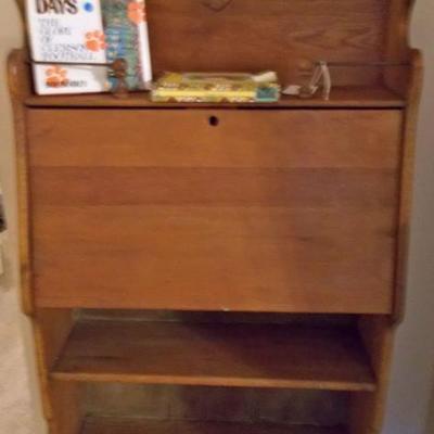 Antique desk $149