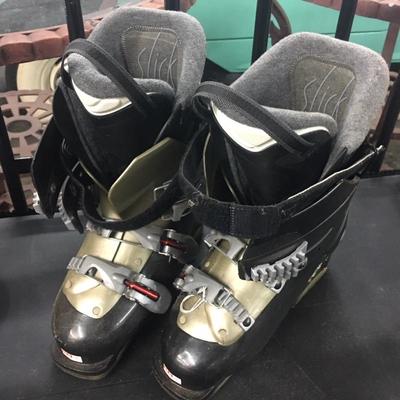 Women's ski boots size 6.5
