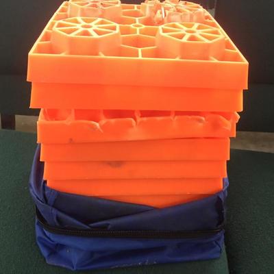 Leveling blocks