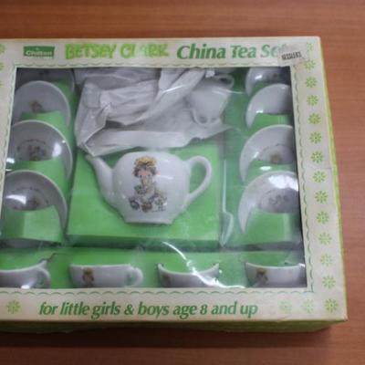 Betsey Clark Tea Set