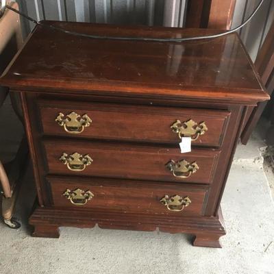 Early American Nightstand DN8014 https://www.ebay.com/itm/113232473813