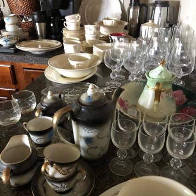 Drinkware, Dishes 