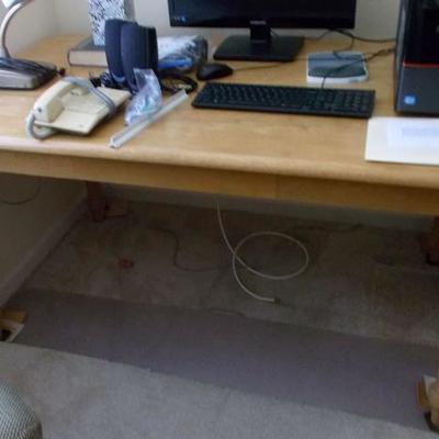 Table $220
60 X 36"