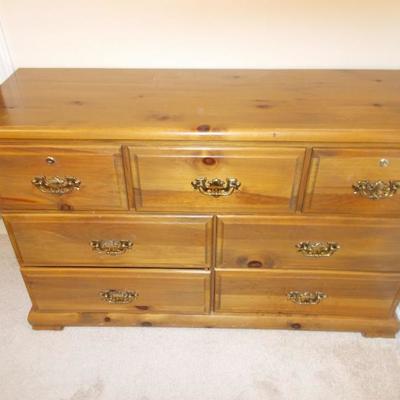 Pine dresser $165
50 X 16"