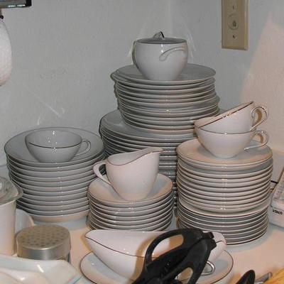 Mikasa Dinner set