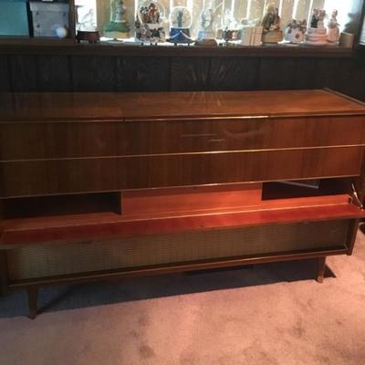 Gorgeous vintage Grindig Majestic...ALL ORIGINAL and yes, WORKS!