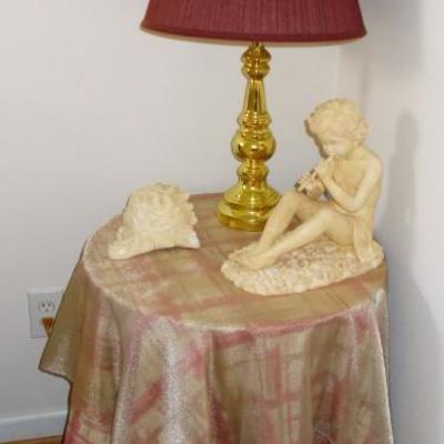 Round table with clothes $30
23 X 26"