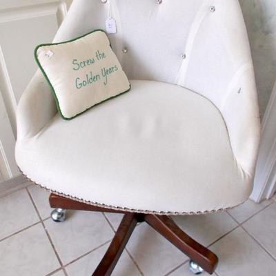 Rolling chair $28