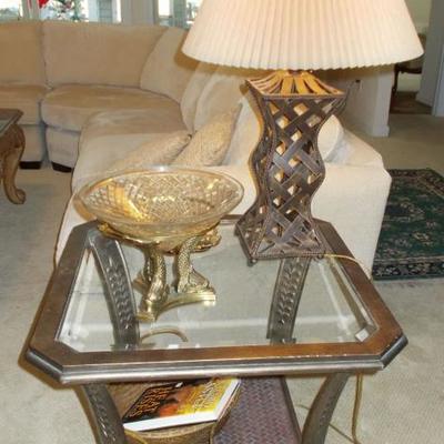 Table $99 two available
26 x 26 x 24"