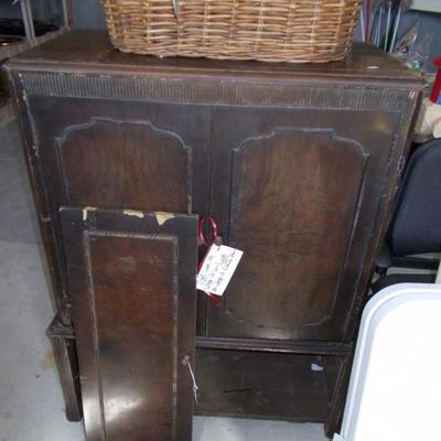 Cabinet $40