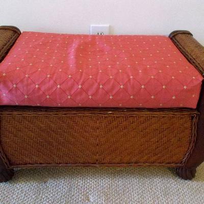 Wicker bench with pillow $40
27 x 17 x 17"
