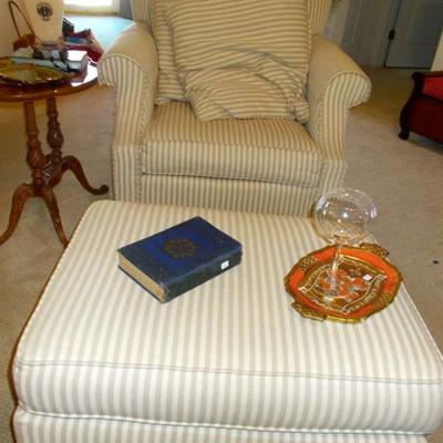Chair and ottoman $375
chair 34 X 30 C 25"
ottoman 29 x 22 x 17"