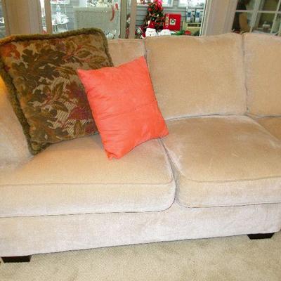 Haverty's sectional sofa $850