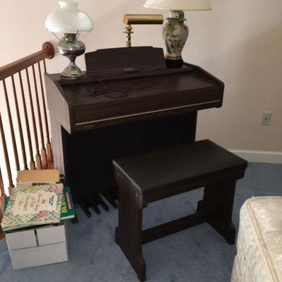 Technic Electric Organ