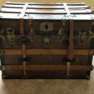 Paramount Baggage steamer trunk