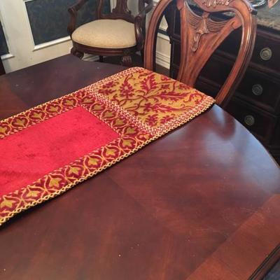 Gorgeous huge dining room table that seats 8!