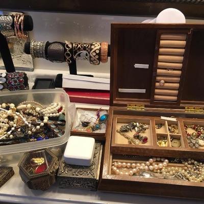 Tons of costume jewelry!