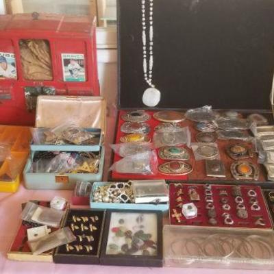 Rings and buckles