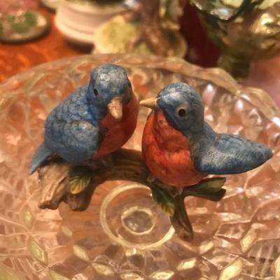 Bird figurines